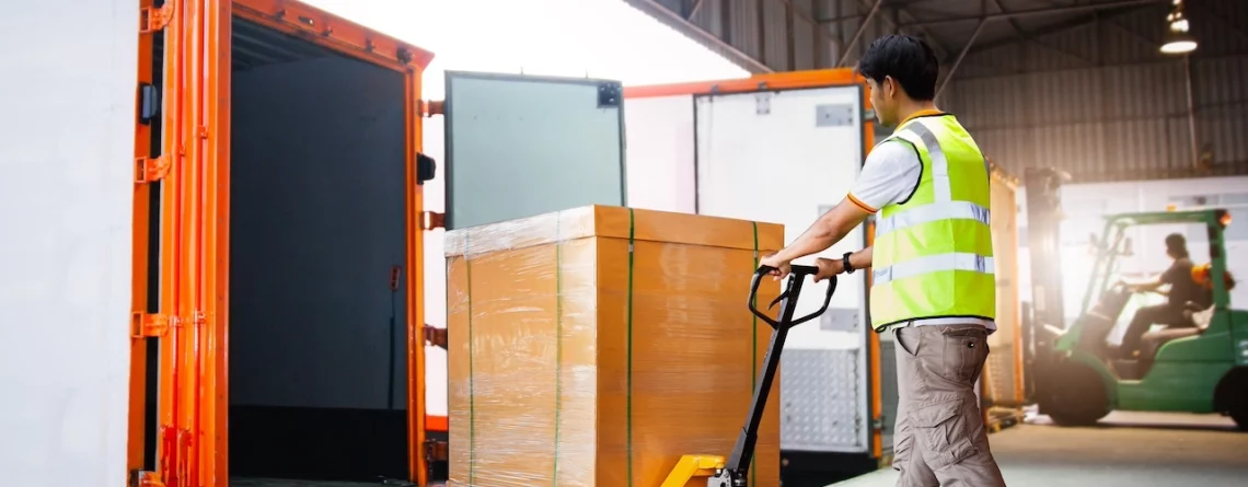Handling Heavy Items with Fast Trax Delivery Expertise